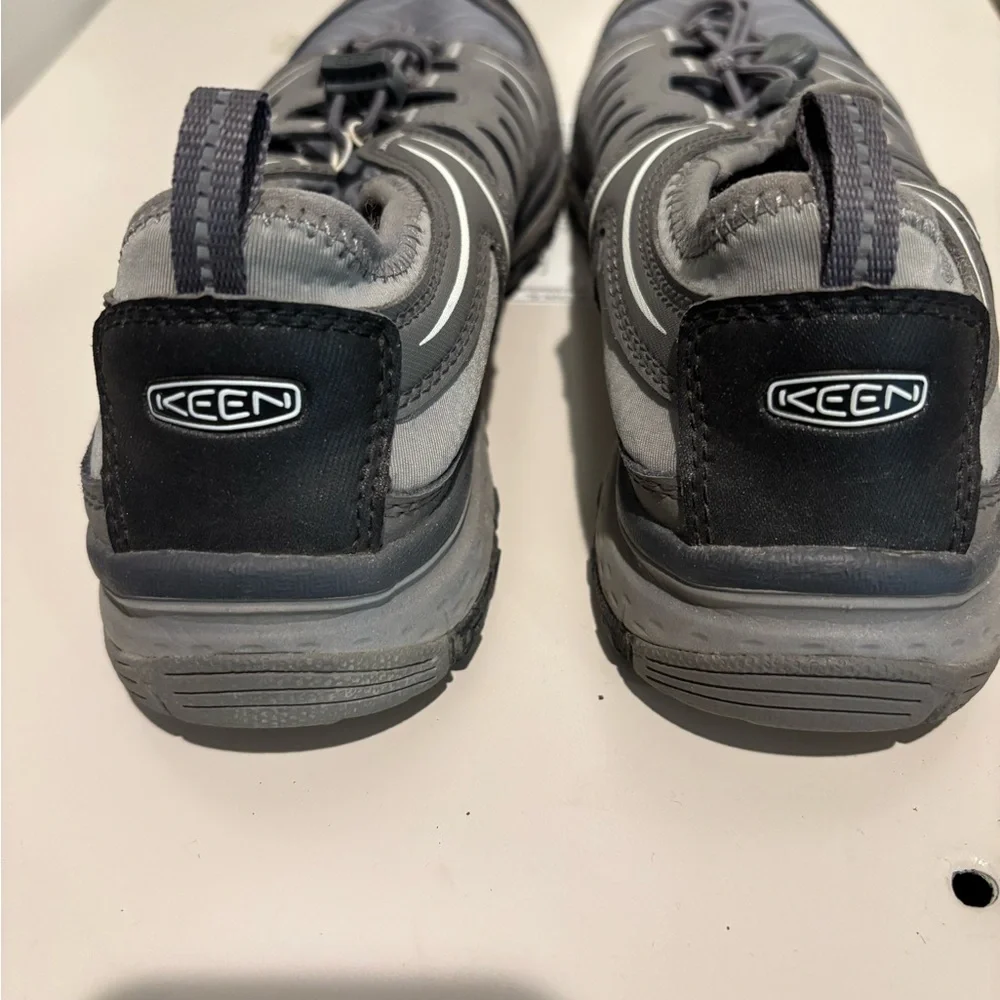 Keen Gray Terradora Ethos Hiking Shoes - Picture 2 of 4